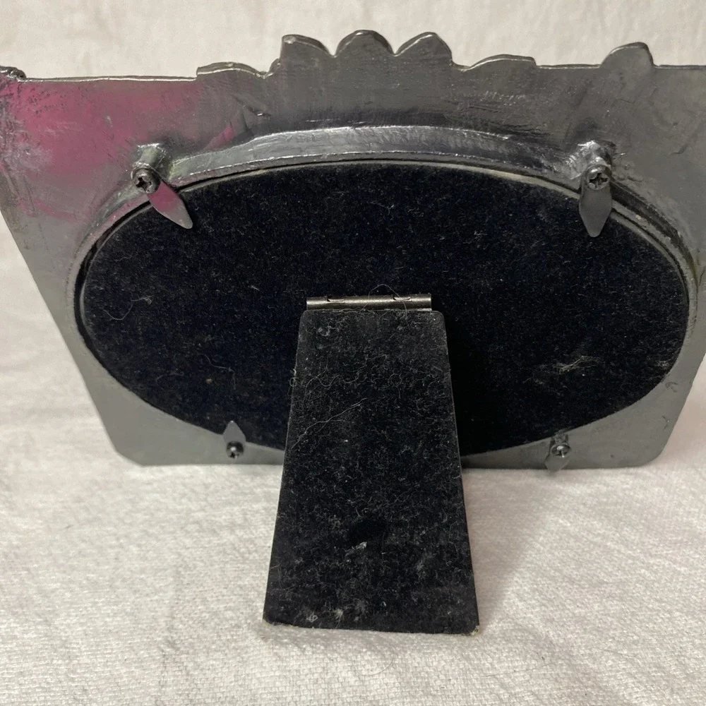 Pewter Picture Frame With Ladies Accessories 4‎ X 6 Inches